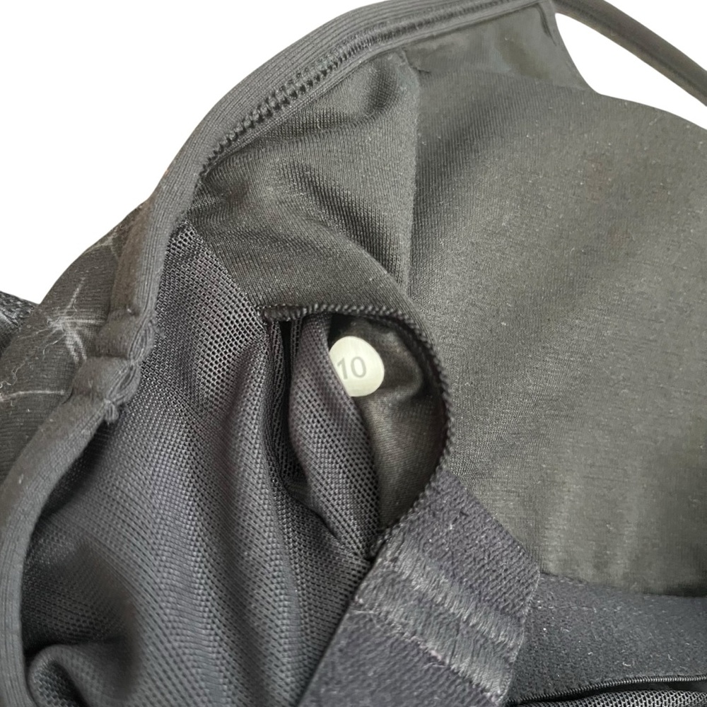 Lululemon Power Y Tank Built In Bra Size 10 NWT Black Gray Geometric Print - Picture 5 of 10